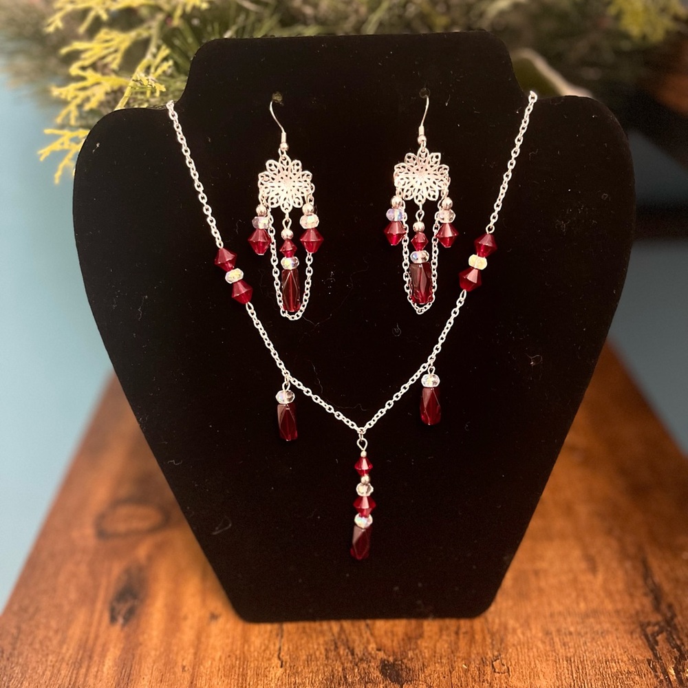 Necklace & Earrings set